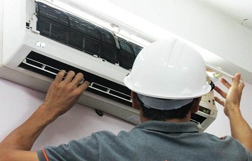 Thợ kỹ thuật tới tận nơi để kiểm tra và sửa chữa triệt để sự cố điều hòa gặp phải